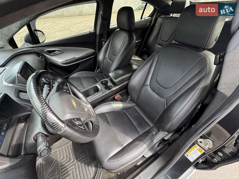 Хэтчбек Chevrolet Volt 2014 в Киеве