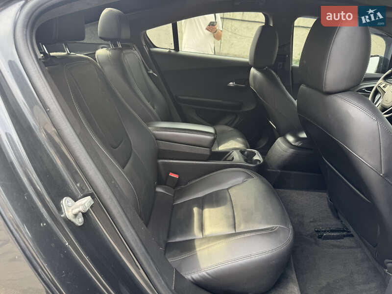 Хэтчбек Chevrolet Volt 2014 в Киеве
