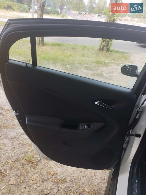 Хэтчбек Chevrolet Volt 2015 в Черкассах фото 41 Хэтчбек Chevrolet Volt 2015 в Черкассах