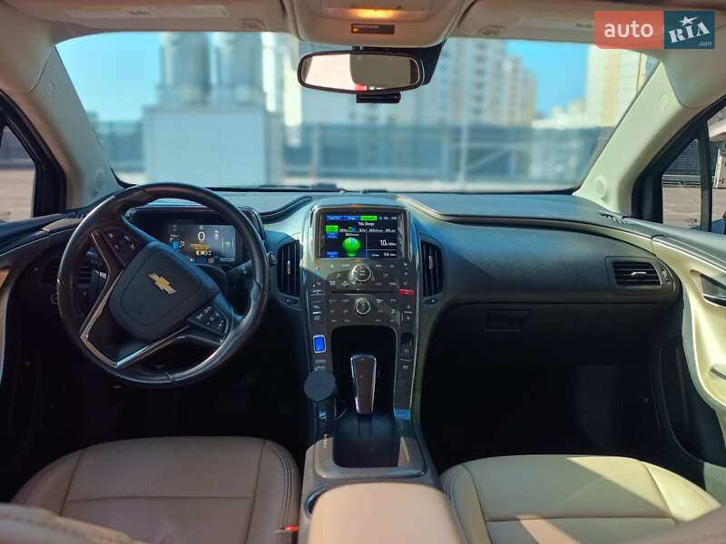 Хэтчбек Chevrolet Volt 2011 в Киеве