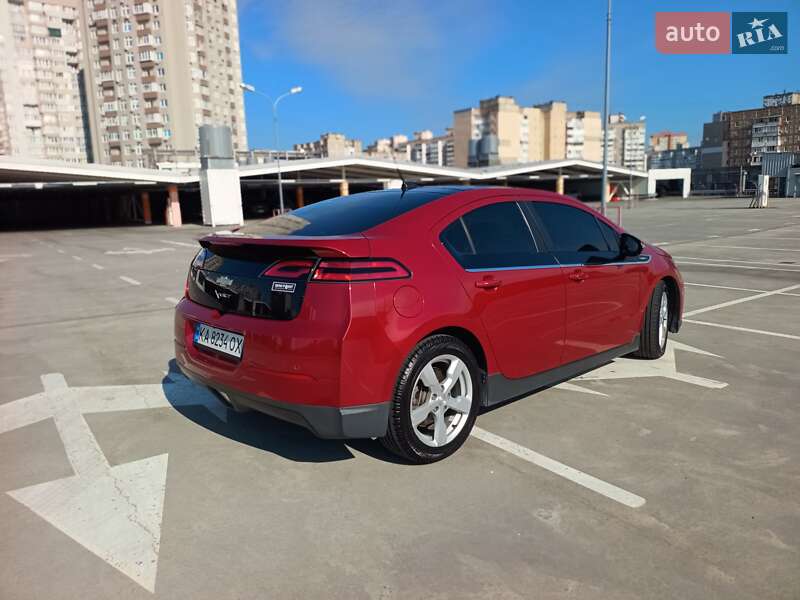 Хэтчбек Chevrolet Volt 2011 в Киеве