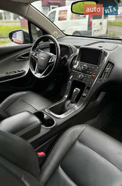 Хэтчбек Chevrolet Volt 2010 в 