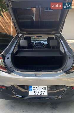 Хэтчбек Chevrolet Volt 2016 в 