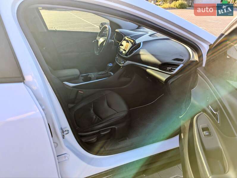 Хэтчбек Chevrolet Volt 2019 в Киеве