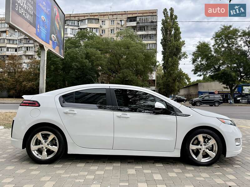 Хэтчбек Chevrolet Volt 2015 в Одессе