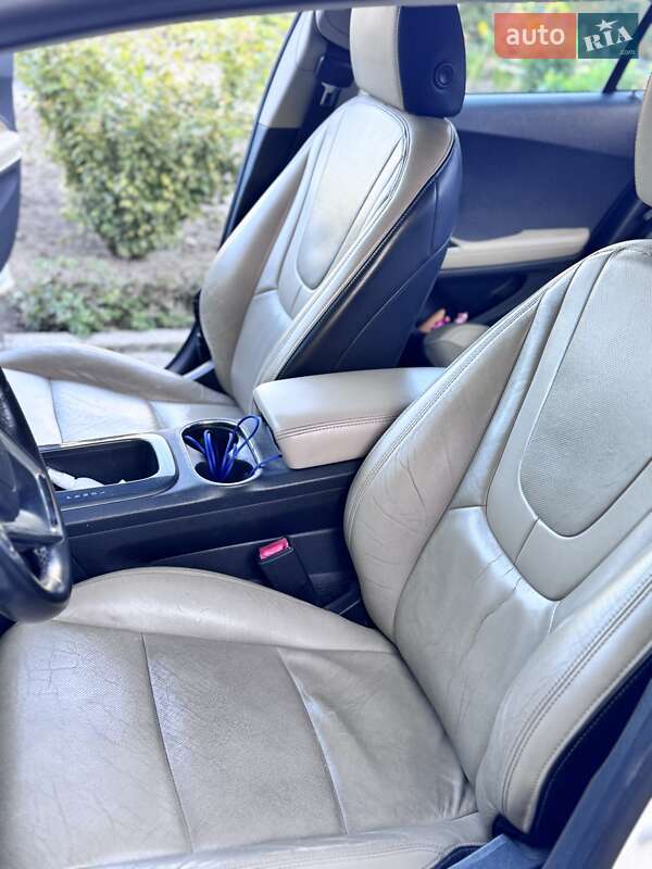Хетчбек Chevrolet Volt 2011 в Києві фото 12 Хетчбек Chevrolet Volt 2011 в Києві