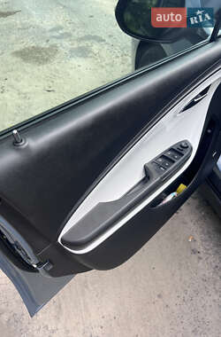 Хэтчбек Chevrolet Volt 2013 в 