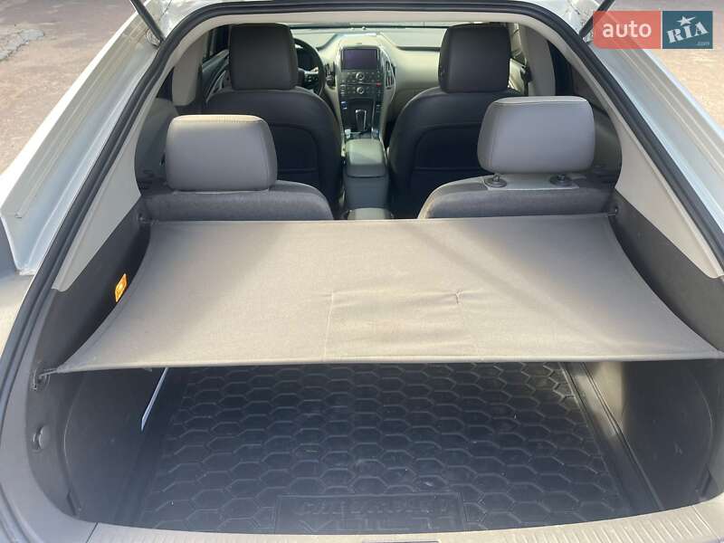 Хэтчбек Chevrolet Volt 2012 в Киеве