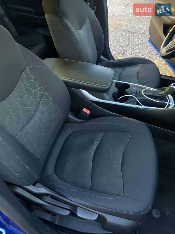 Хэтчбек Chevrolet Volt 2017 в Каменском фото 31 Хэтчбек Chevrolet Volt 2017 в Каменском