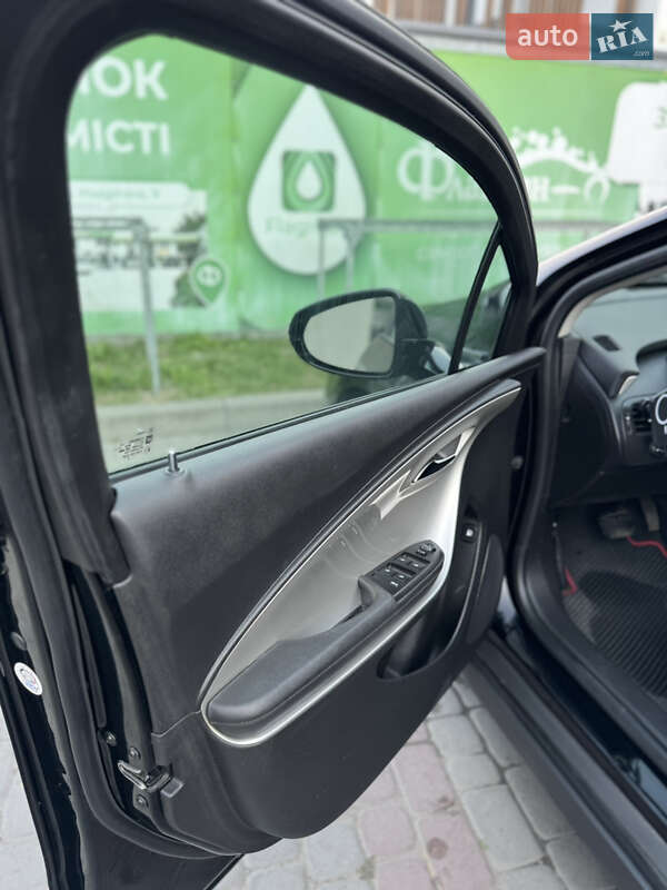 Хэтчбек Chevrolet Volt 2014 в Ивано-Франковске