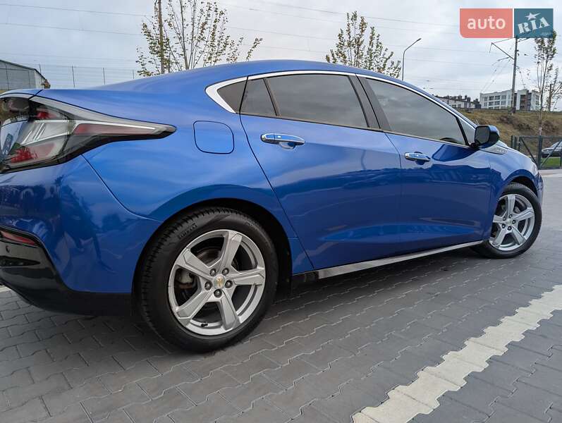Хэтчбек Chevrolet Volt 2017 в Ирпене