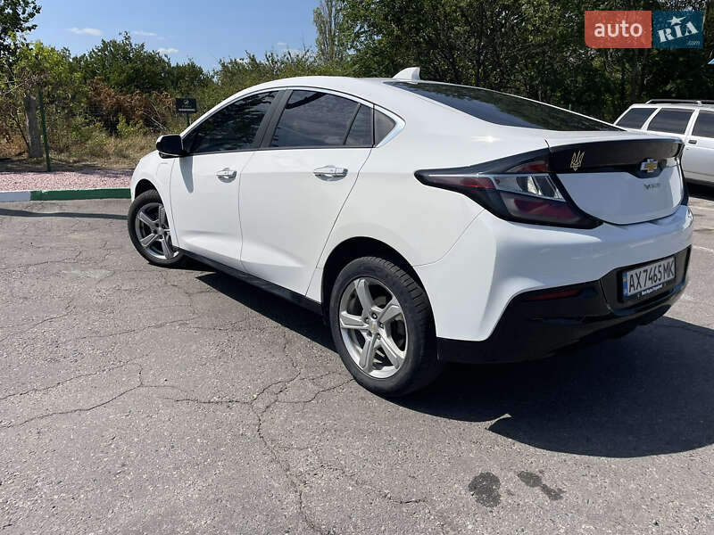 Хэтчбек Chevrolet Volt 2015 в Каменском