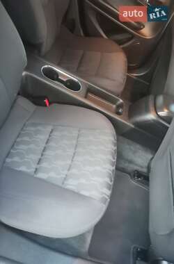 Хэтчбек Chevrolet Volt 2012 в 