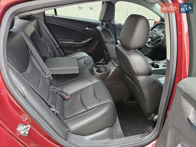 Хэтчбек Chevrolet Volt 2016 в Киеве