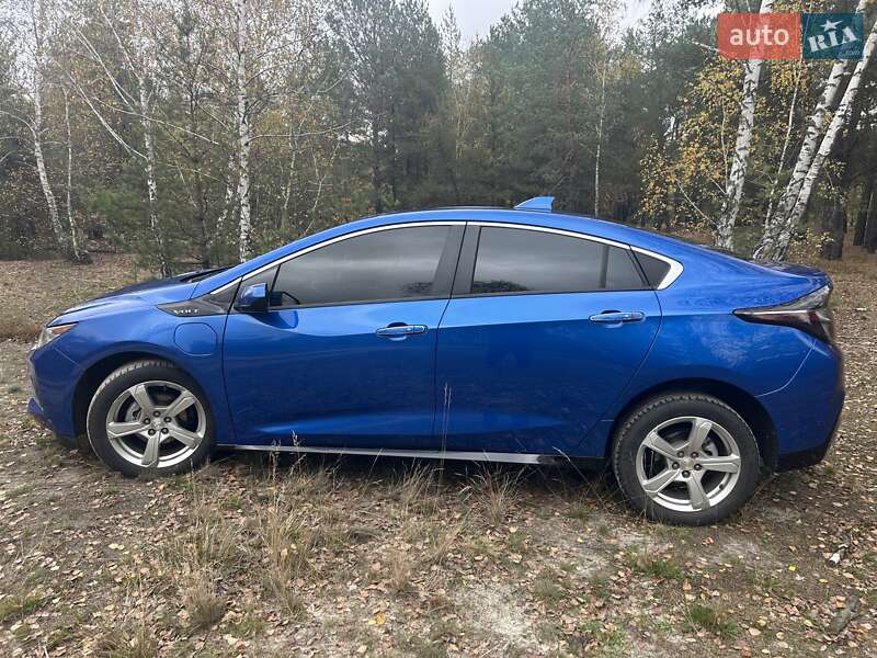 Хэтчбек Chevrolet Volt 2017 в Киеве
