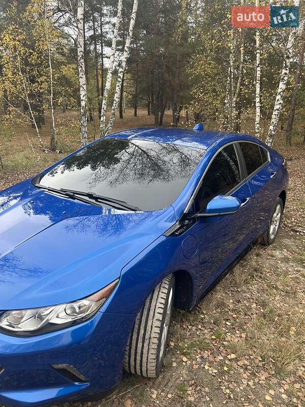 Хэтчбек Chevrolet Volt 2017 в Киеве