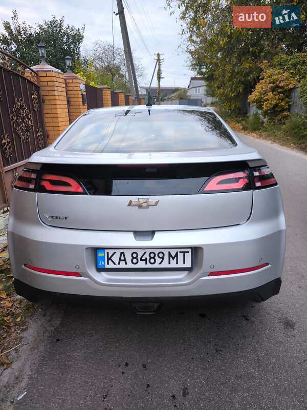 Хэтчбек Chevrolet Volt 2013 в Киеве