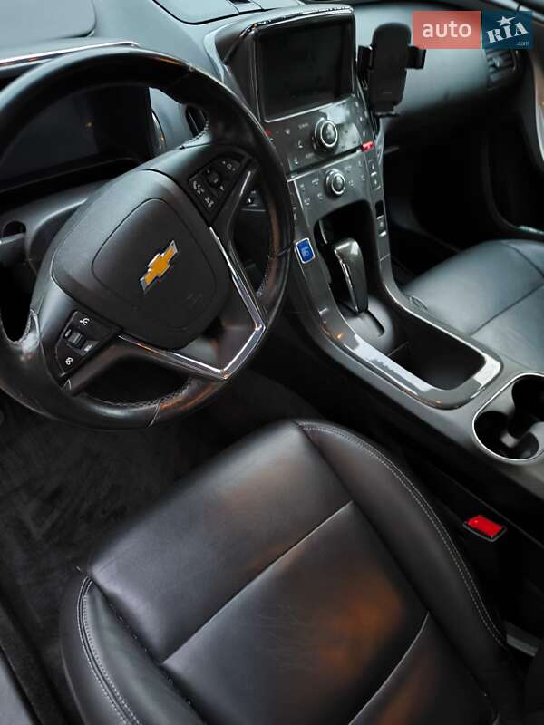 Хэтчбек Chevrolet Volt 2013 в Киеве