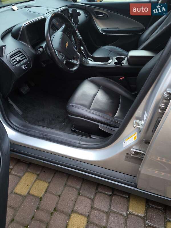 Хэтчбек Chevrolet Volt 2013 в Киеве