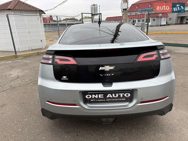 Хэтчбек Chevrolet Volt 2011 в Киеве