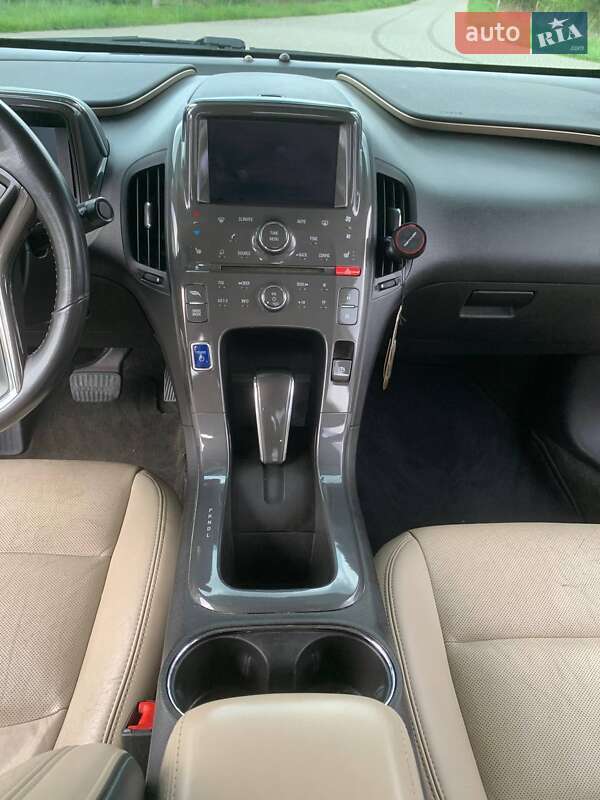 Хэтчбек Chevrolet Volt 2011 в Львове