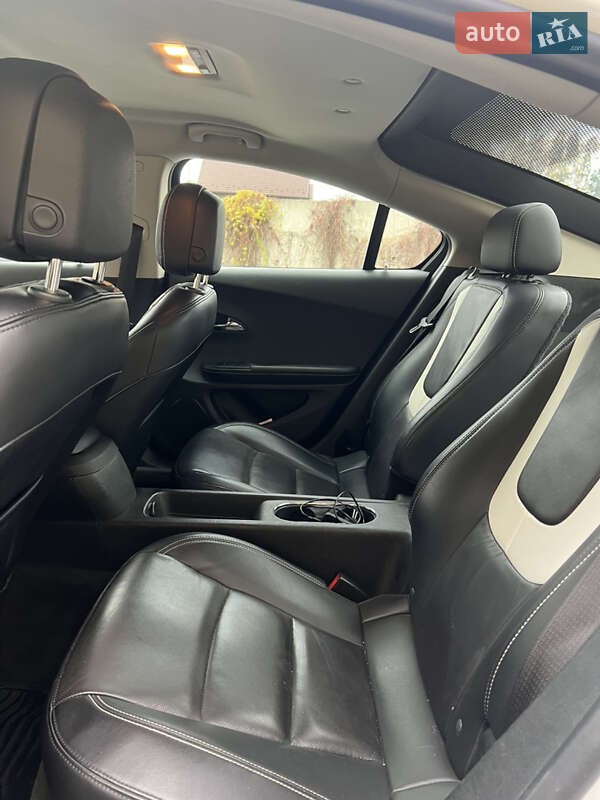 Хэтчбек Chevrolet Volt 2013 в Житомире