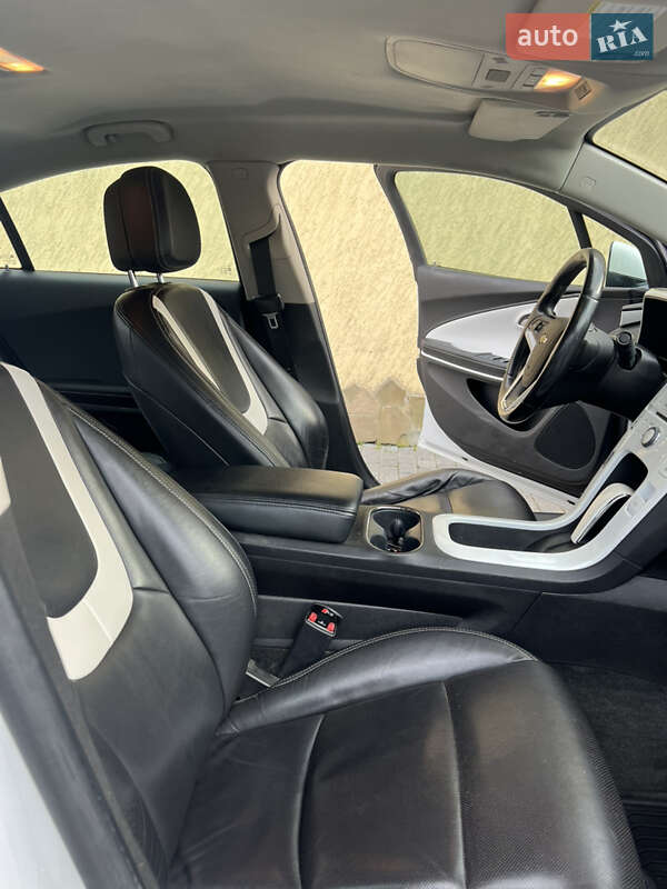 Хэтчбек Chevrolet Volt 2013 в Житомире