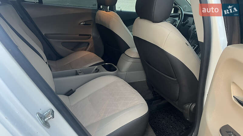 Хэтчбек Chevrolet Volt 2014 в Тернополе