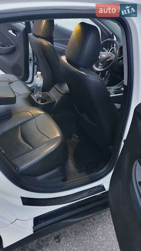 Хэтчбек Chevrolet Volt 2017 в Харькове