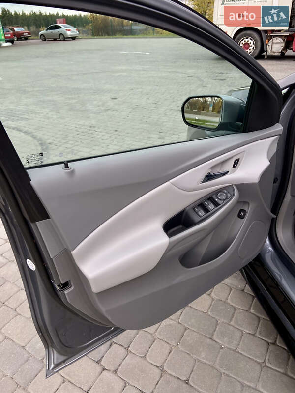 Хетчбек Chevrolet Volt 2017 в Кам'янському