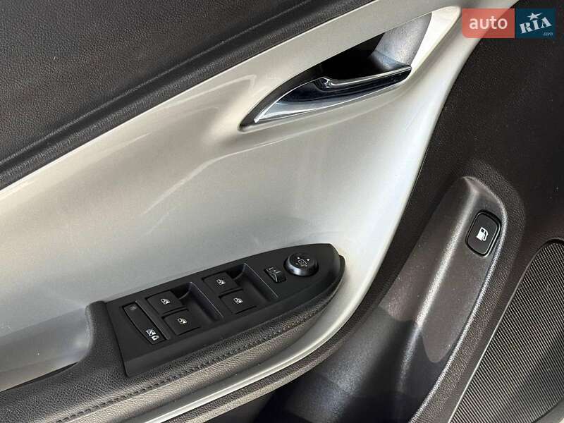 Хэтчбек Chevrolet Volt 2014 в Одессе фото 10 Хэтчбек Chevrolet Volt 2014 в Одессе