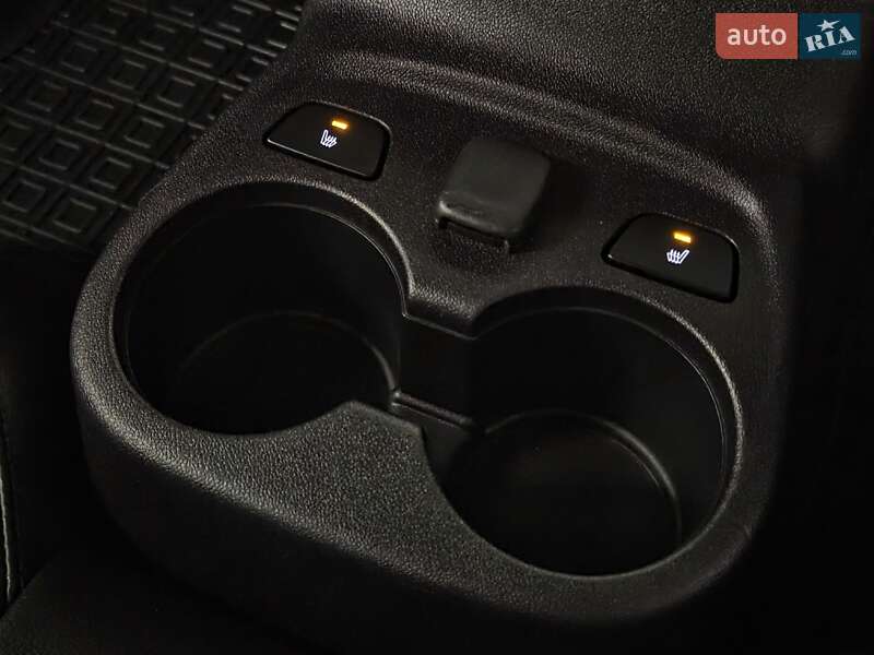 Хэтчбек Chevrolet Volt 2016 в Николаеве фото 20 Хэтчбек Chevrolet Volt 2016 в Николаеве