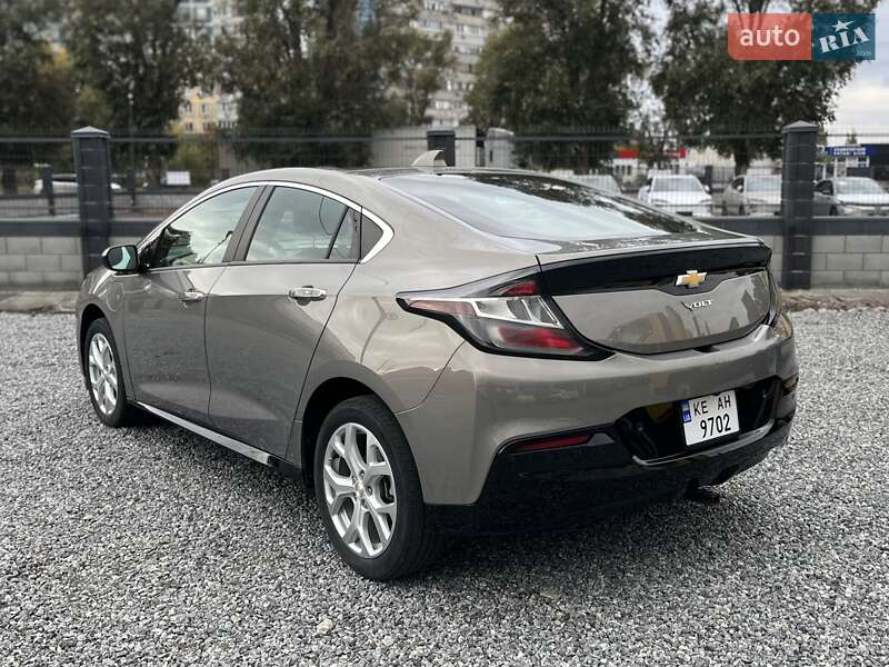 Хэтчбек Chevrolet Volt 2017 в Днепре
