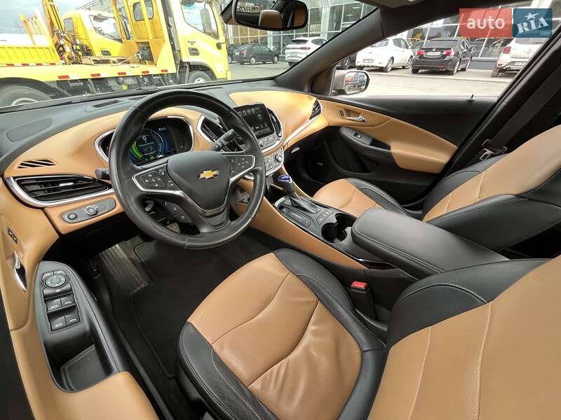 Хэтчбек Chevrolet Volt 2017 в Днепре