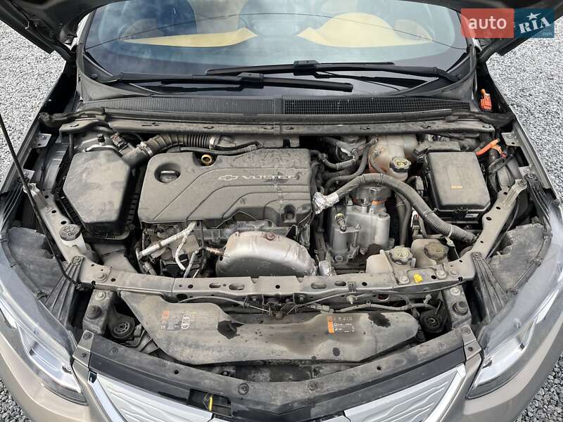 Хэтчбек Chevrolet Volt 2017 в Днепре
