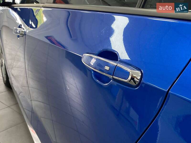 Хэтчбек Chevrolet Volt 2017 в Киеве