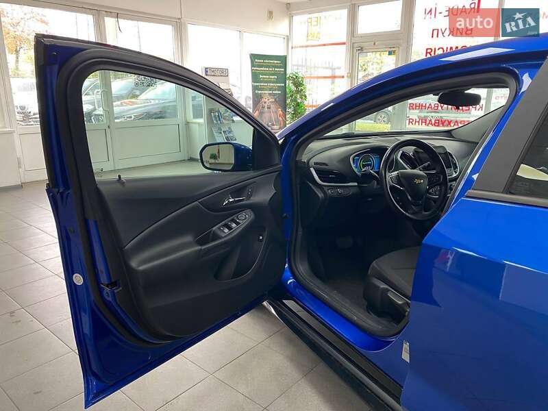 Хэтчбек Chevrolet Volt 2017 в Киеве