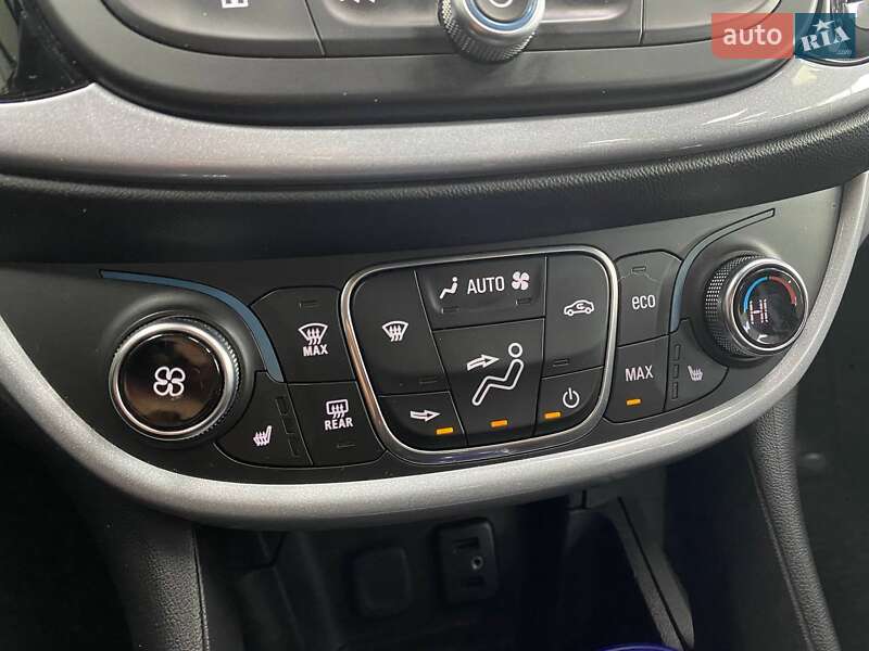 Хэтчбек Chevrolet Volt 2017 в Киеве