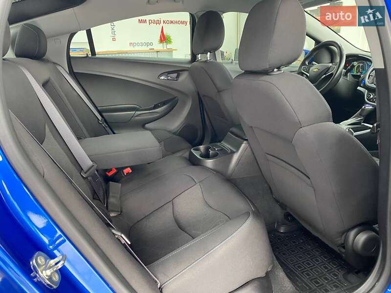 Хэтчбек Chevrolet Volt 2017 в Киеве