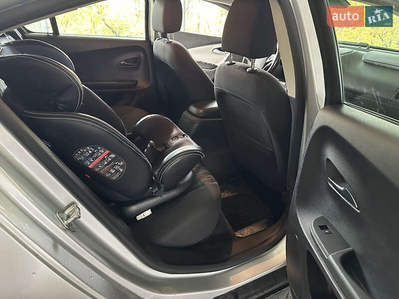 Хэтчбек Chevrolet Volt 2015 в Киеве фото 19 Хэтчбек Chevrolet Volt 2015 в Киеве