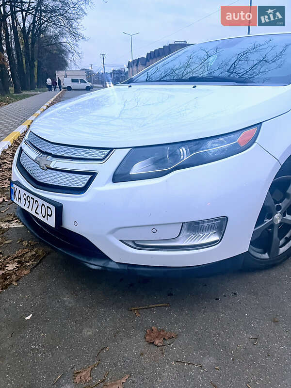 Хэтчбек Chevrolet Volt 2014 в Киеве