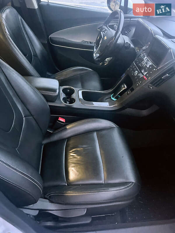 Хэтчбек Chevrolet Volt 2014 в Киеве