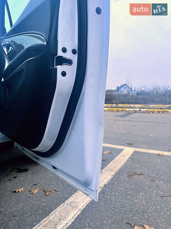 Хэтчбек Chevrolet Volt 2014 в Киеве