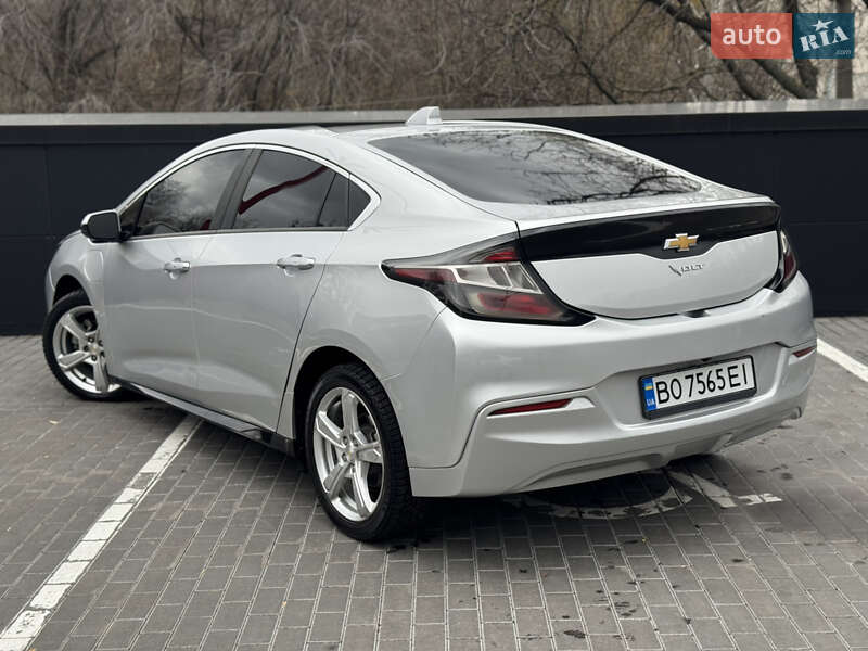 Хетчбек Chevrolet Volt 2016 в Києві