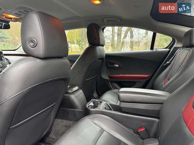 Хэтчбек Chevrolet Volt 2012 в Киеве
