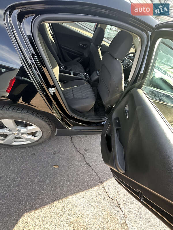 Хетчбек Chevrolet Volt 2015 в Кам'янському фото 13 Хетчбек Chevrolet Volt 2015 в Кам'янському