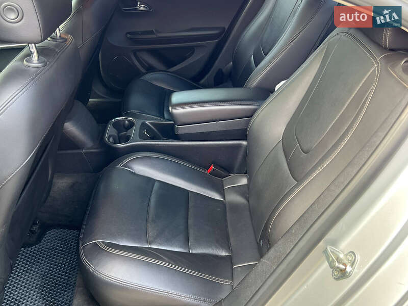 Хэтчбек Chevrolet Volt 2014 в Николаеве