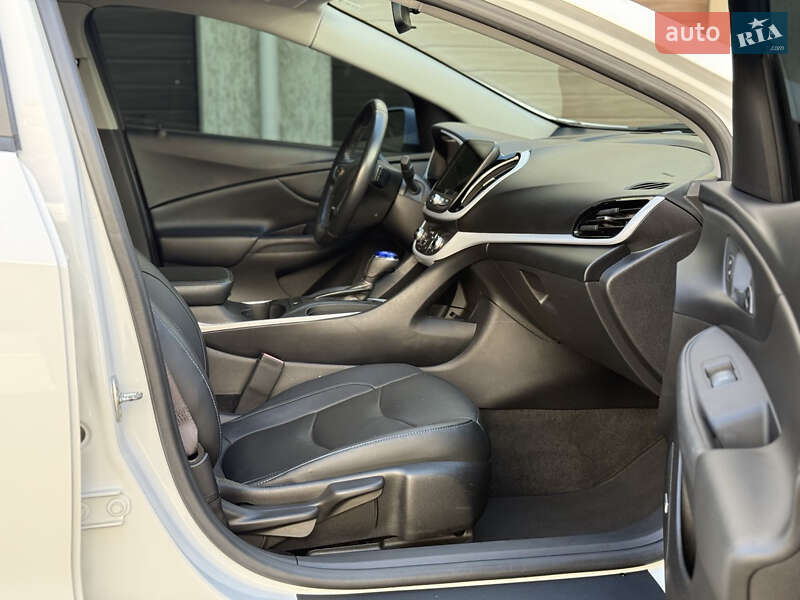 Хетчбек Chevrolet Volt 2015 в Києві