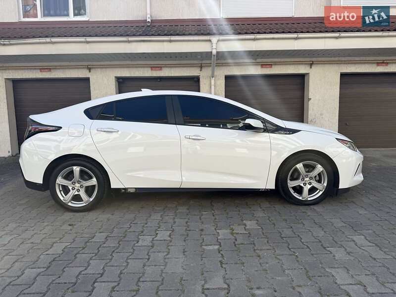 Хетчбек Chevrolet Volt 2015 в Києві