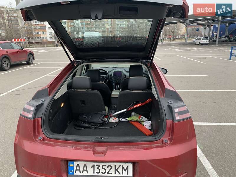 Хетчбек Chevrolet Volt 2012 в Києві